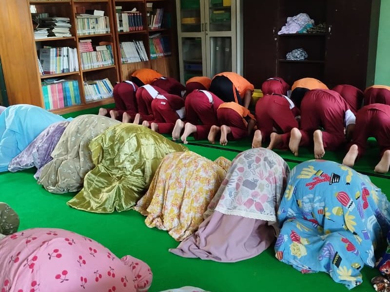 SHOLAT DUHUR BERJAMAAH